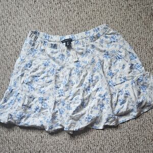 NWT Womens Large Sincerely Jules Blue and White Floral Mini Skirt
